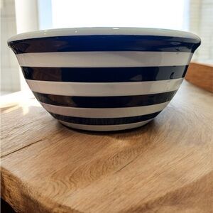Crate and Barrel black white stripe ceramic Bowl preloved 10” diameter.